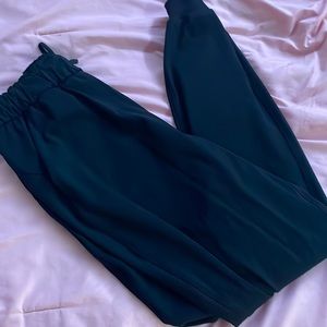 lululemon joggers size 8